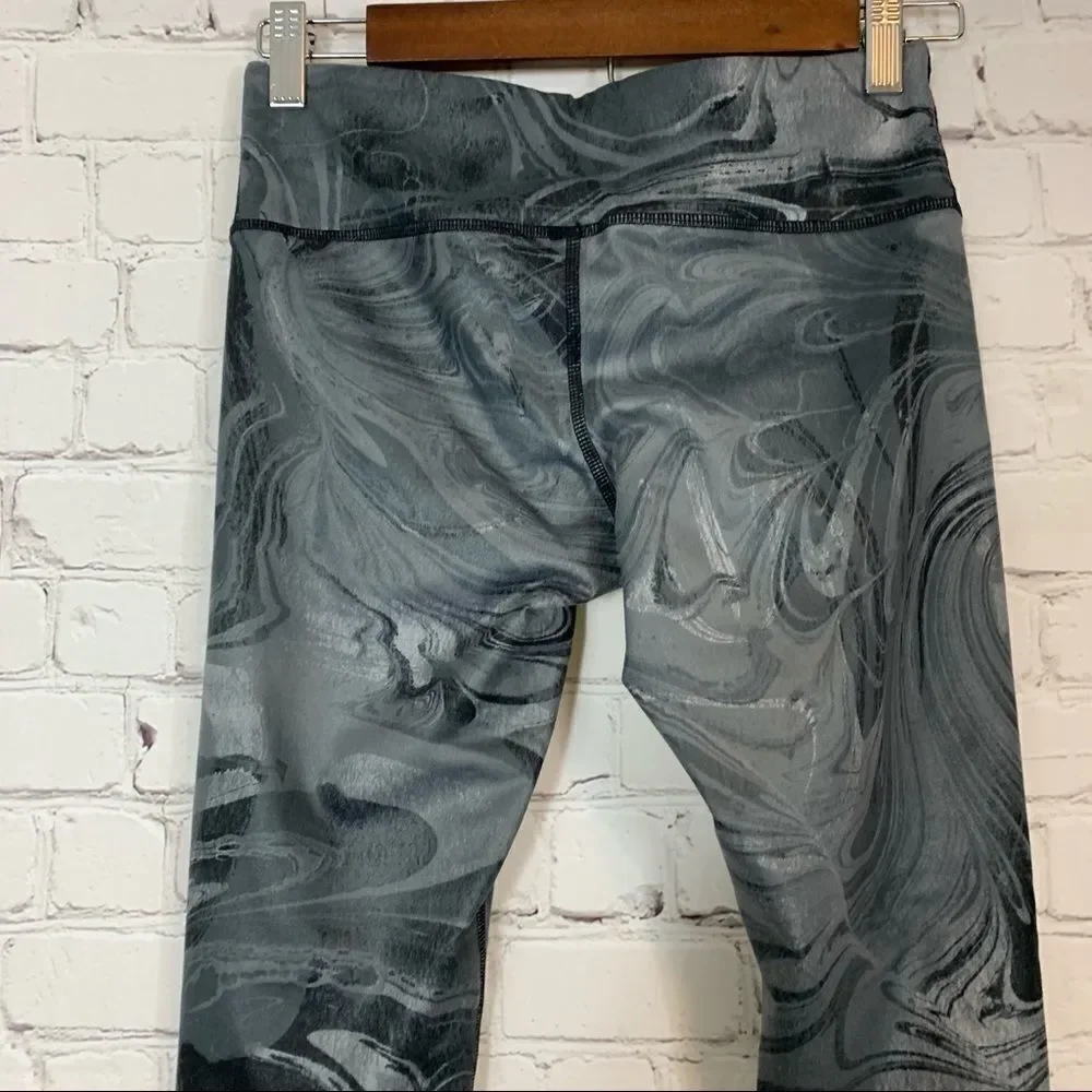 Alo Yoga Airbrush In Marble Glossy Activewear Bottoms size extra small